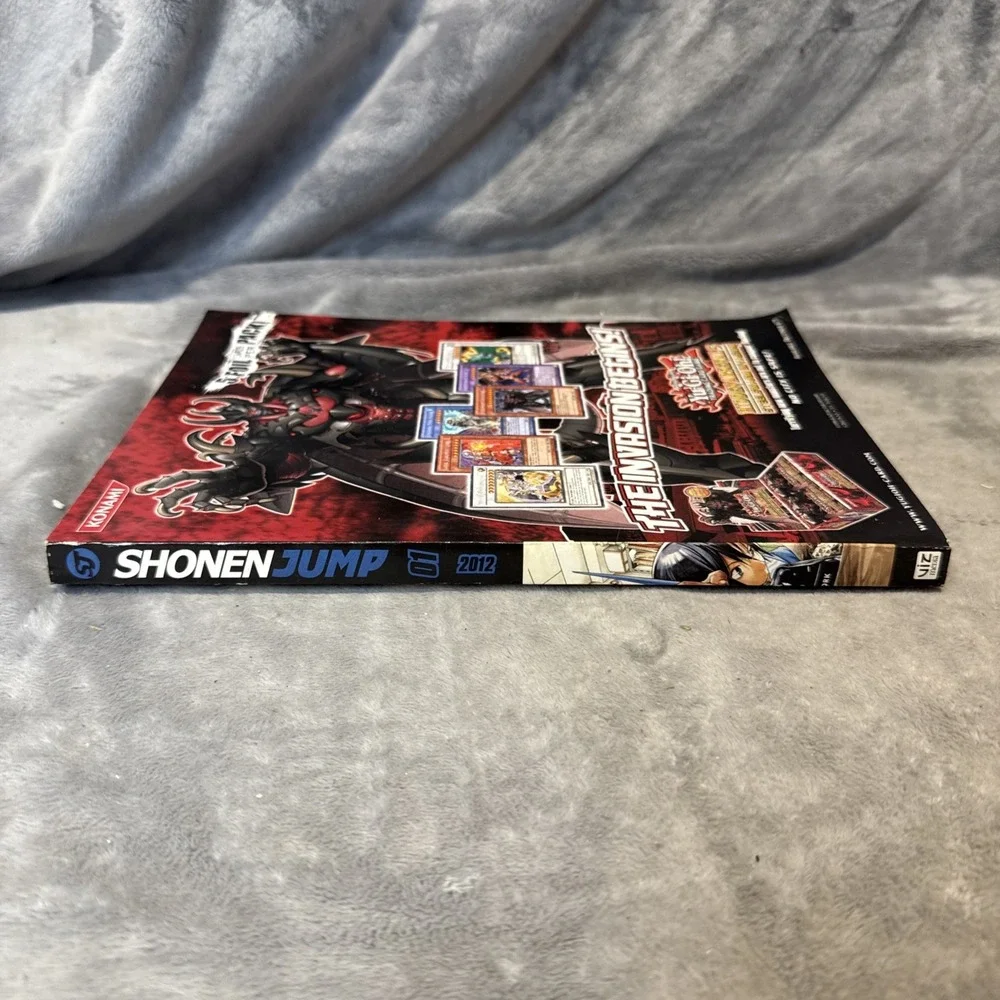 Shonen Jump Manga Jan 2012 Vol. 01 Magazine Anime Comic Book W Card Attached